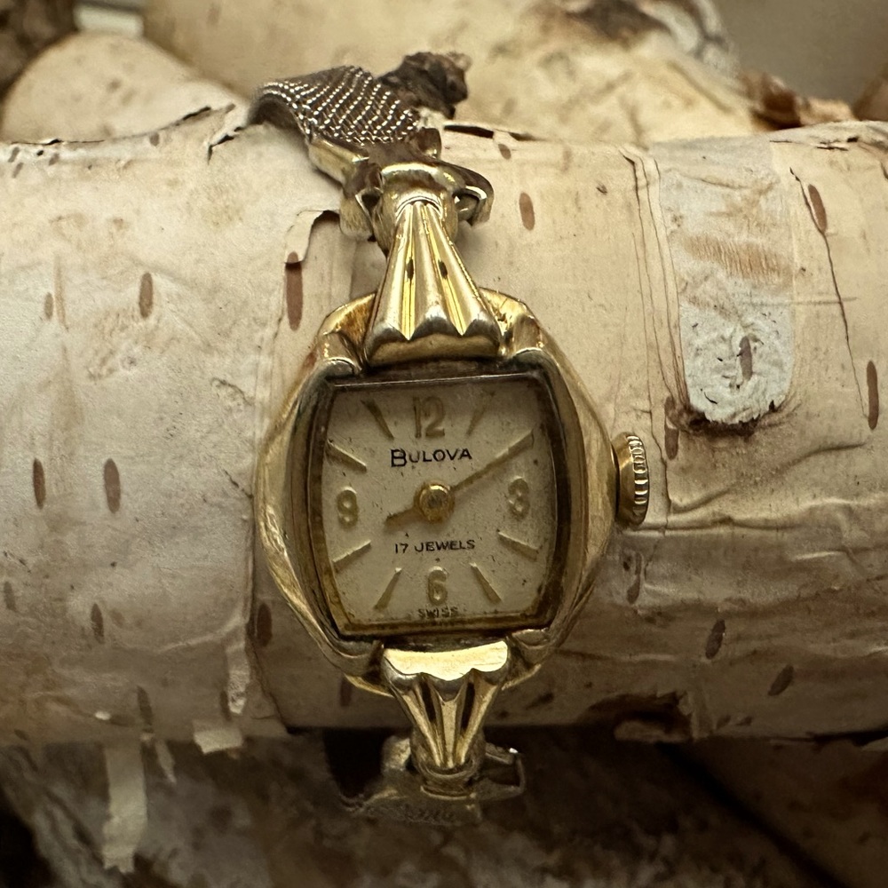1950's Vintage Bulova Womens Watch 17 Jewels